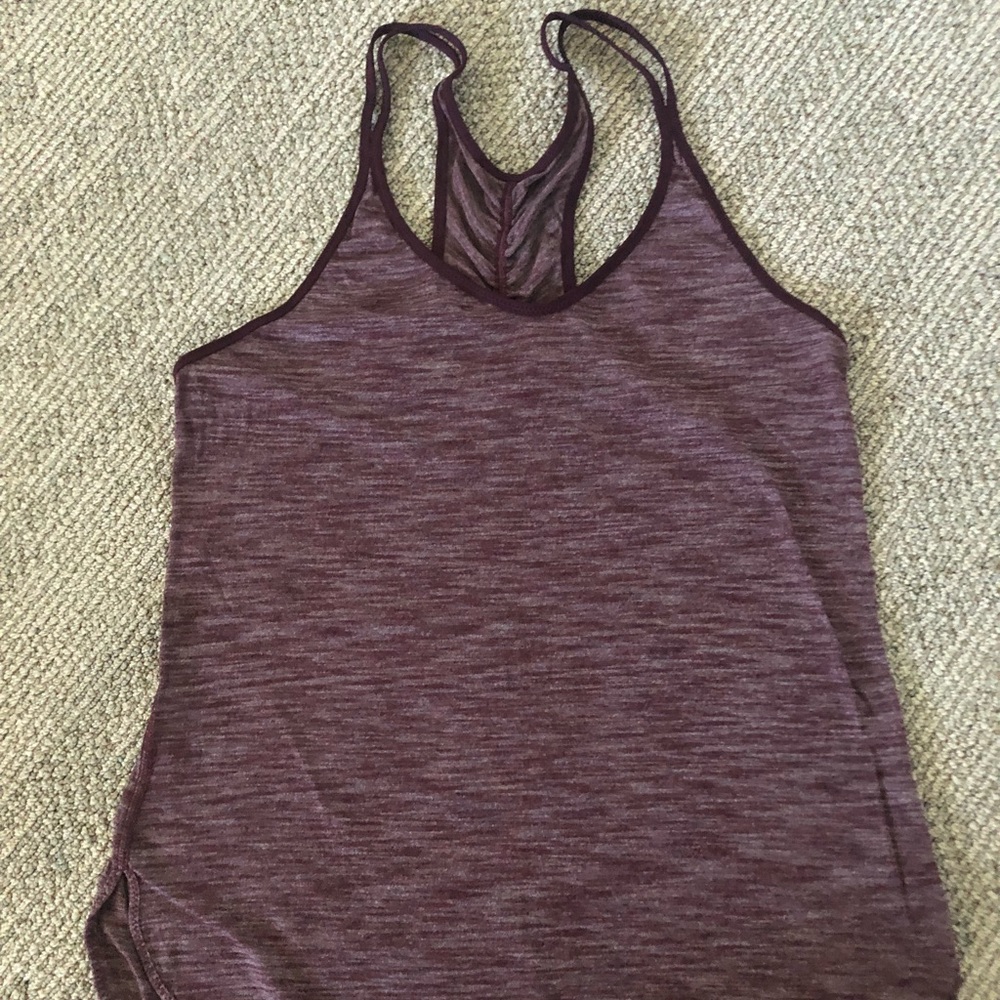 Lululemon maroon workout top, excellent condition
